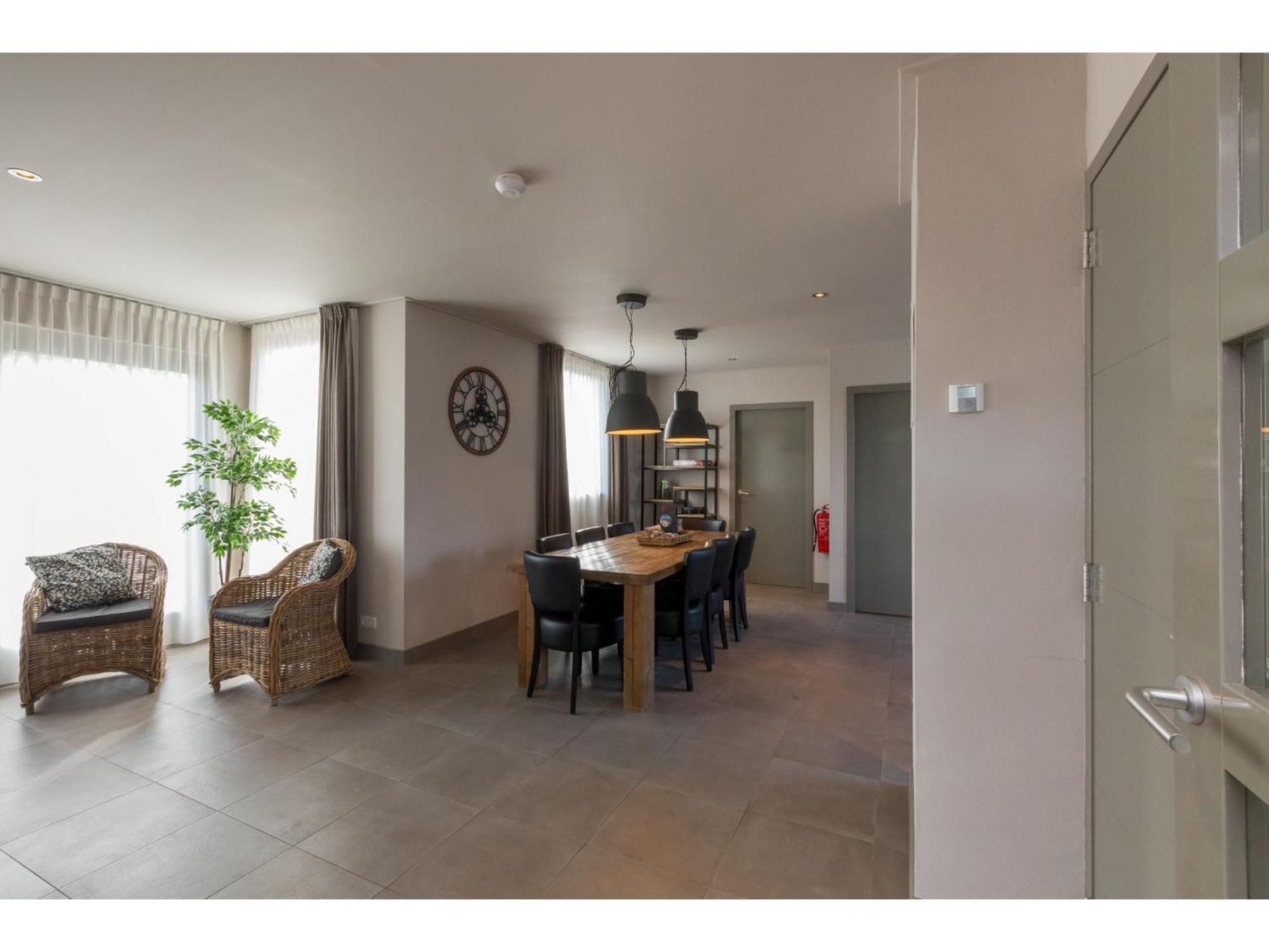 Family House On A Small Park With A Large Playing Field Holiday home *